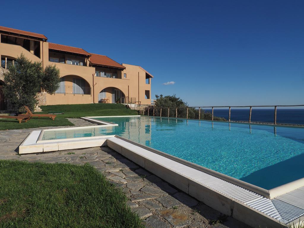 Agriturismo "I Castellari" Pietra Ligure Exterior foto