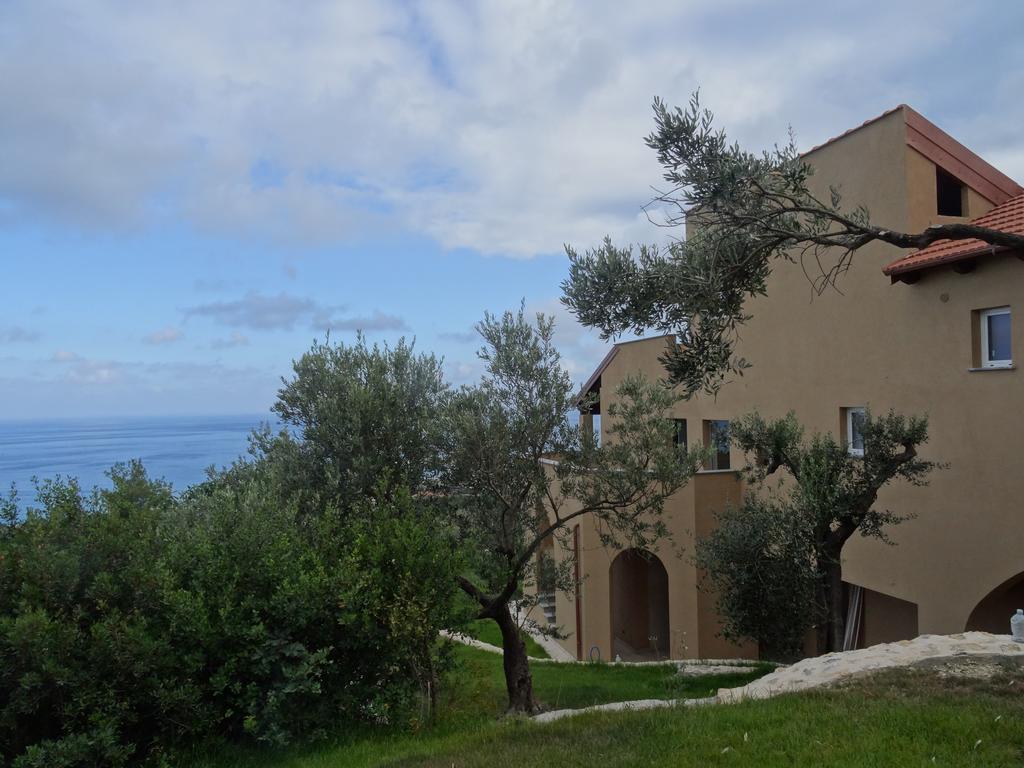 Agriturismo "I Castellari" Pietra Ligure Exterior foto